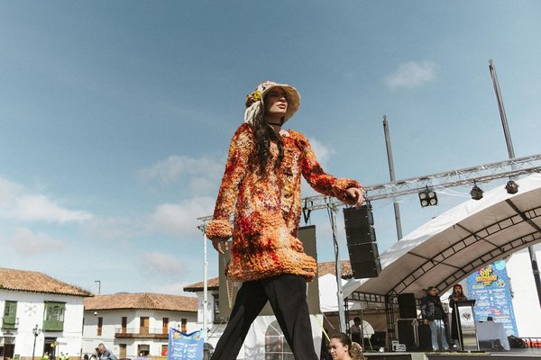 Comment sublimer vos robes d'hiver avec des bottines en cuir : les conseils indispensables